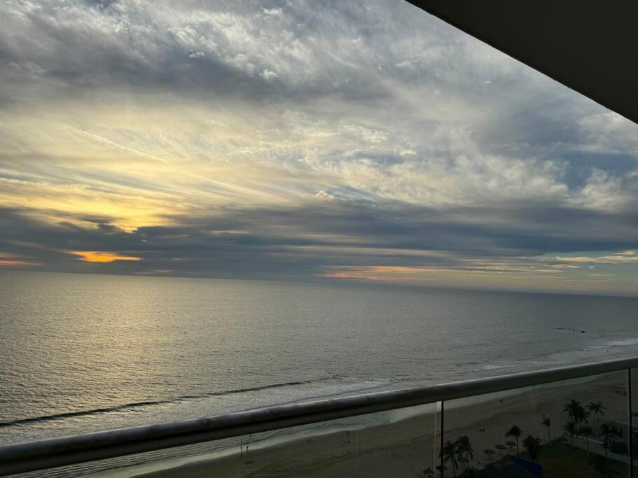 Departamento De Lujo Vista Al Mar Piso 15 Apartment Масатлан Екстериор снимка